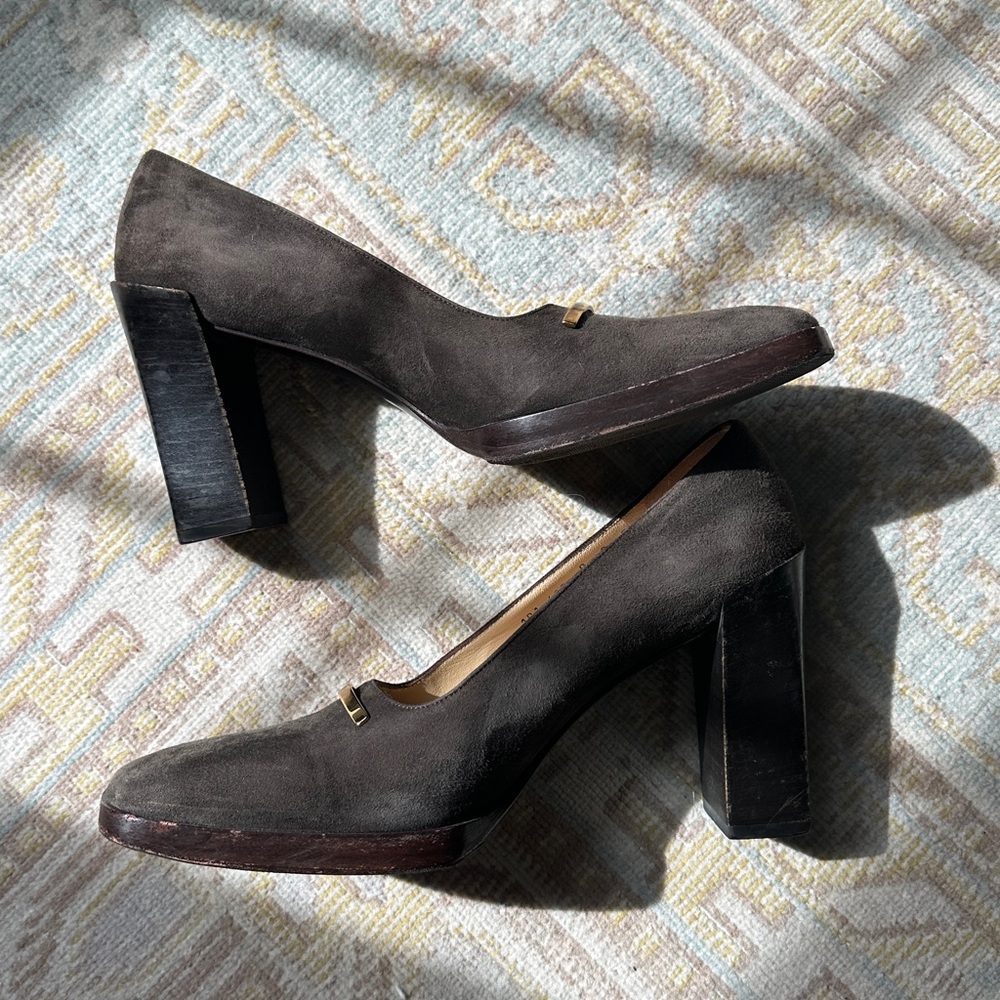 Gucci Dark Brown Suede Block Heel Pumps with Gold Accent - Picture 3 of 8